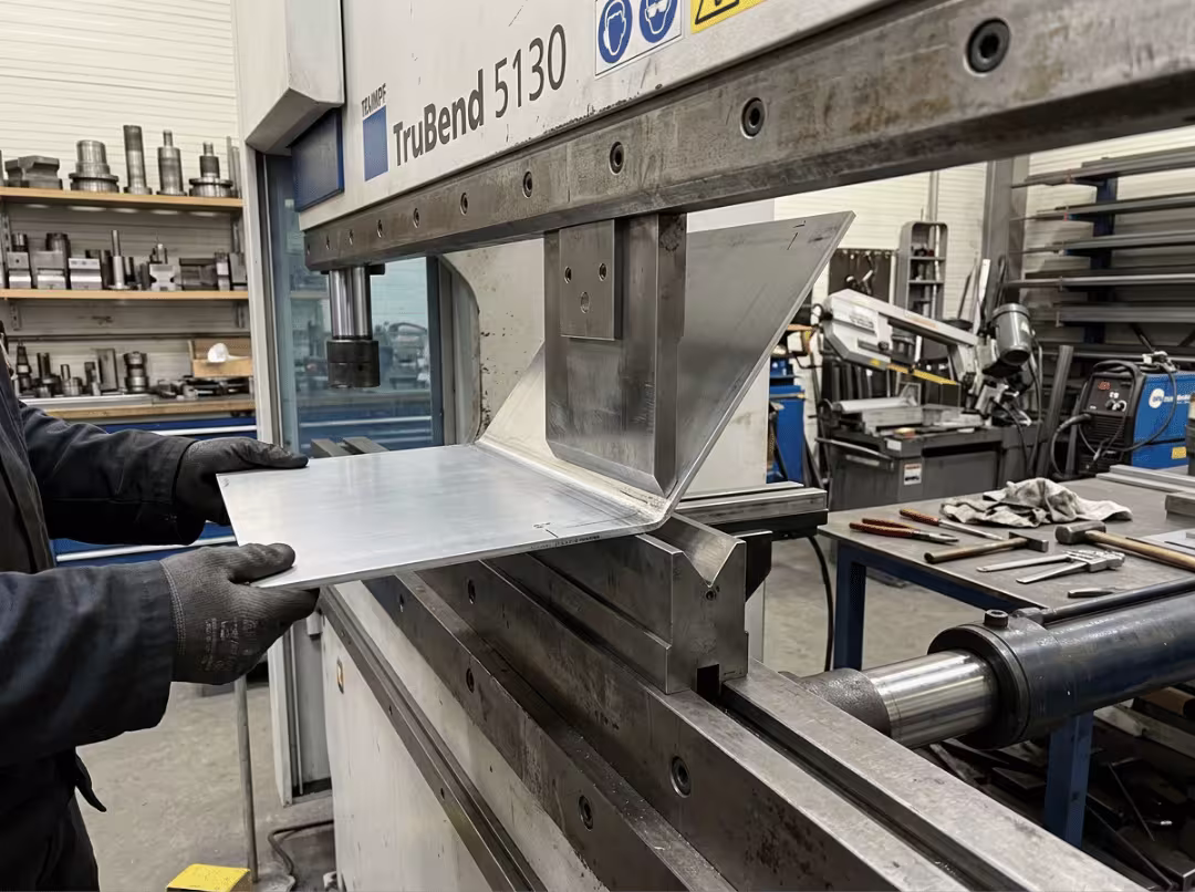 Aluminum sheet bending Aluminum sheet bending