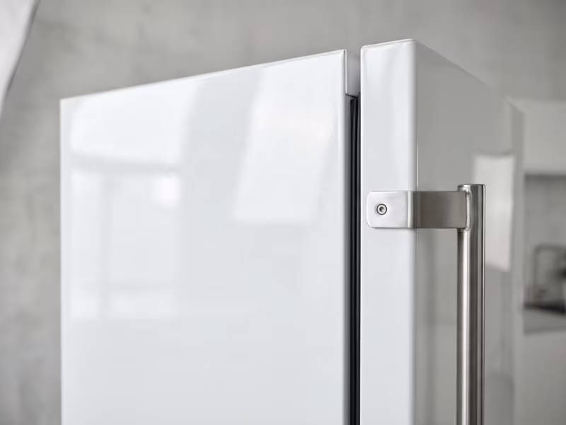 High gloss refrigerator panel